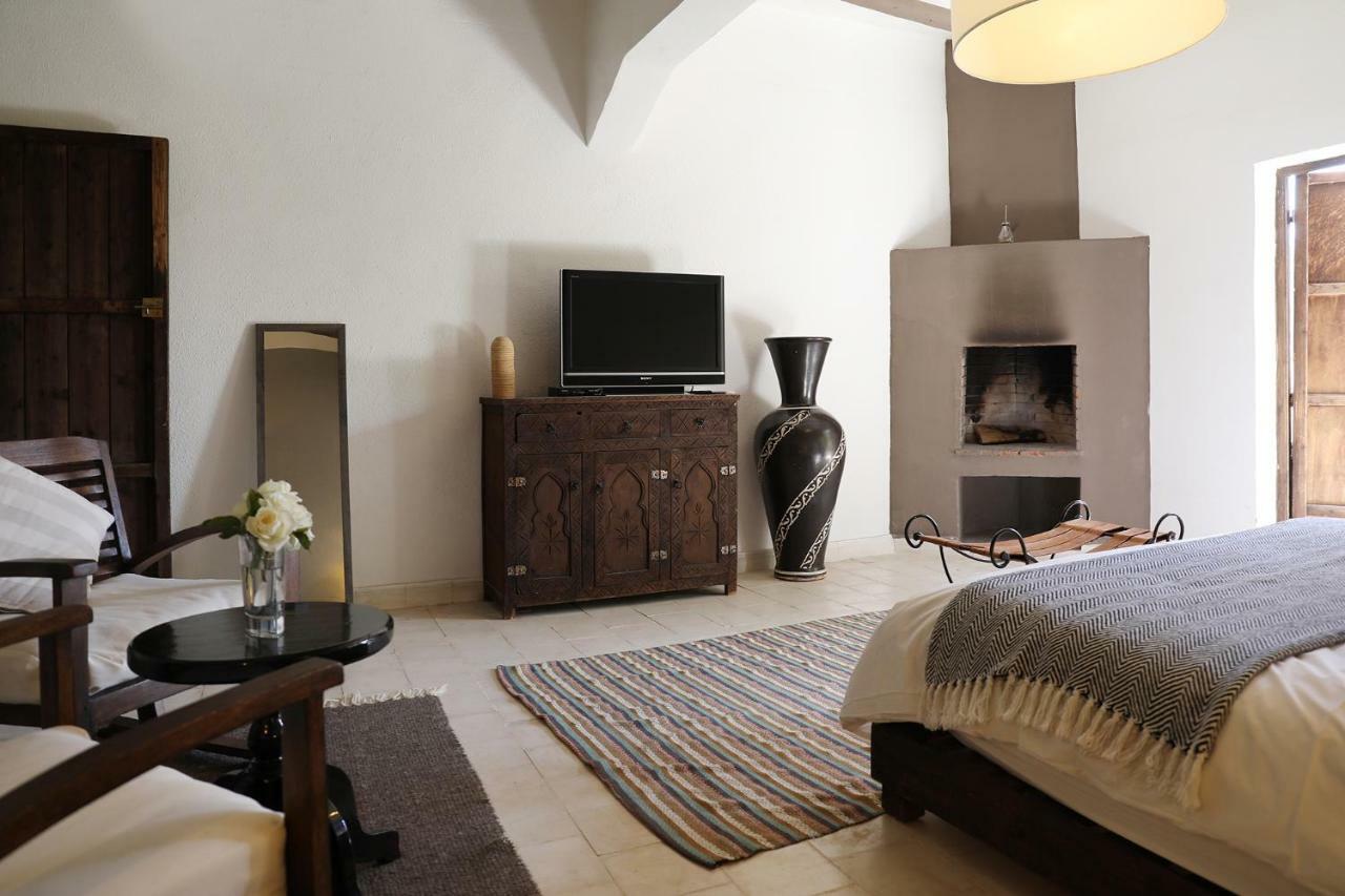 Le Petit Hotel Du Flouka Lalla Takerkoust Exteriör bild